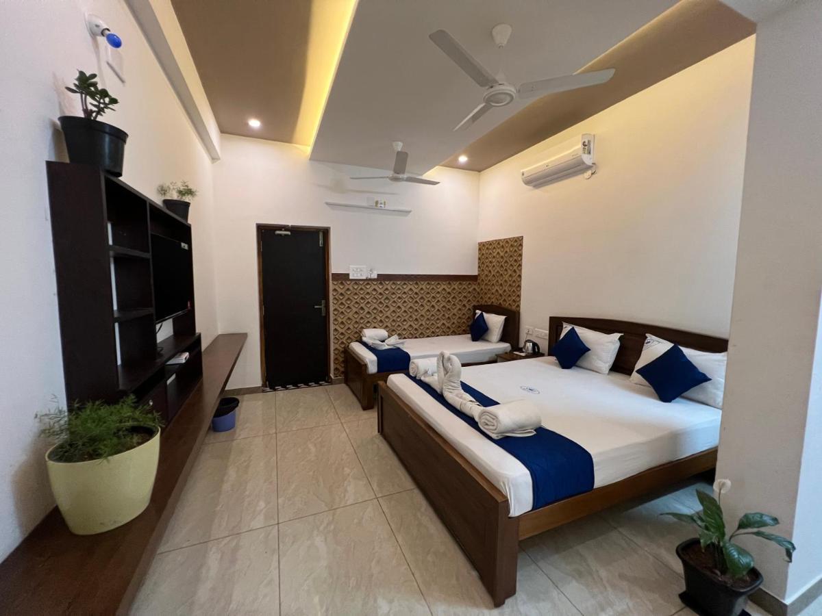 Raja Residency Hotel Alandurai Exterior photo