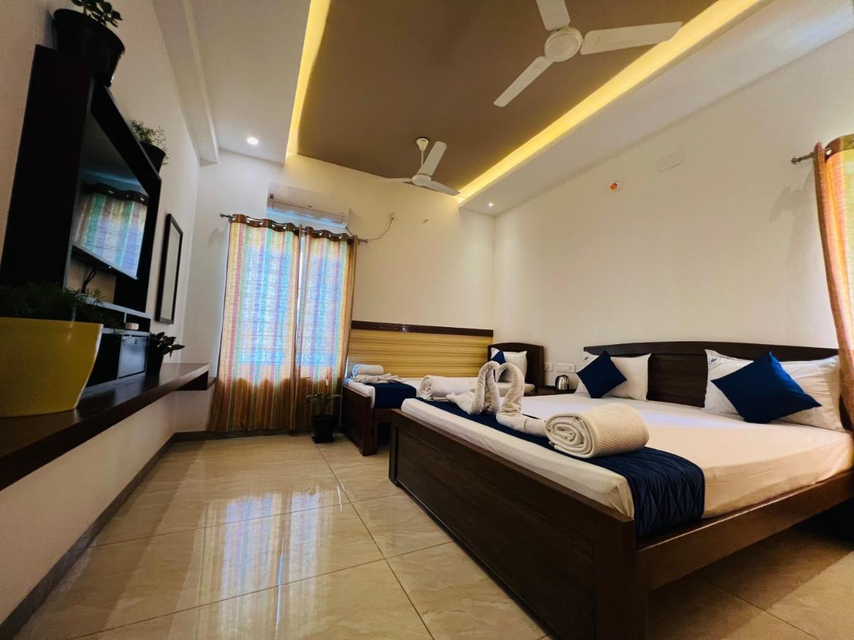 Raja Residency Hotel Alandurai Exterior photo