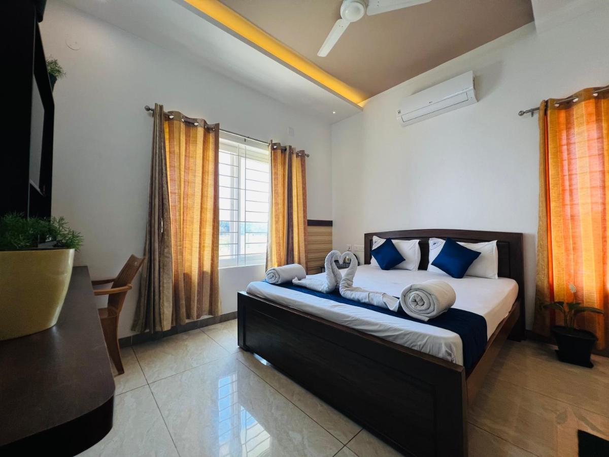 Raja Residency Hotel Alandurai Exterior photo