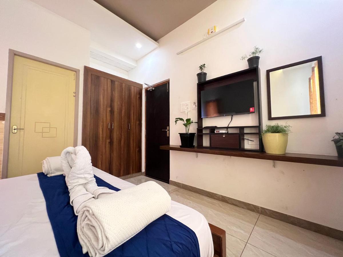 Raja Residency Hotel Alandurai Exterior photo