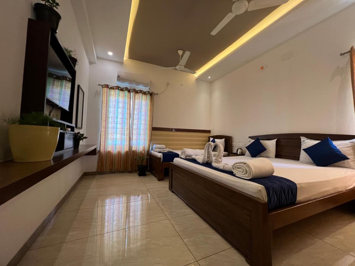 Raja Residency Hotel Alandurai Exterior photo