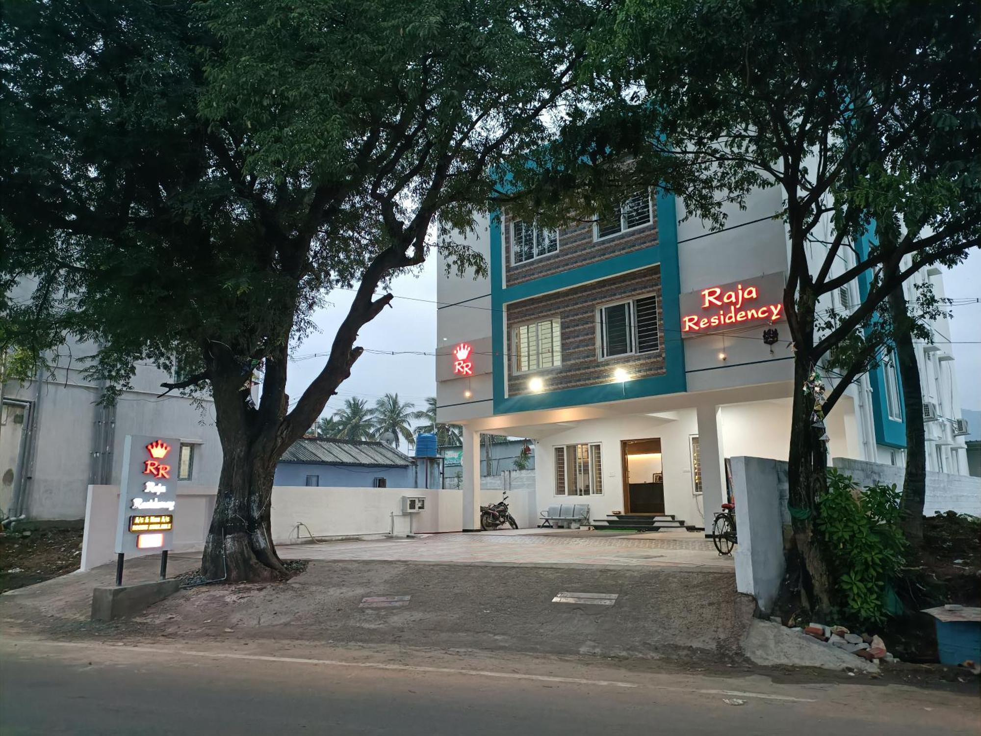 Raja Residency Hotel Alandurai Exterior photo